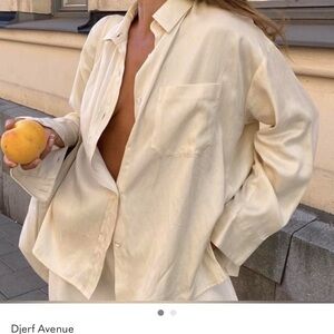 Djerf Avenue On the Go Shirt Oyster